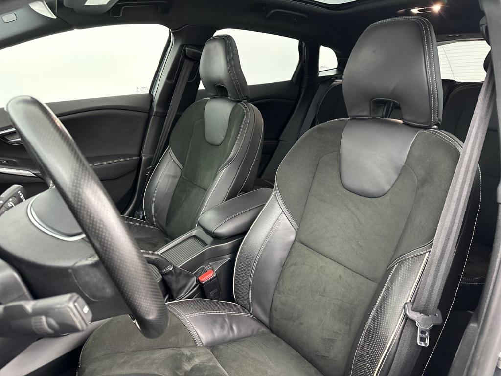 Volvo V40 t3 153pk aut6 polar+ sport| panodak| camera| h&k sound| trekhaak