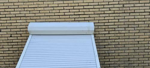 Te Koop Rolluik wit met lint bediening H ±215cm,B ±137 cm bak H ± 20,5 cm