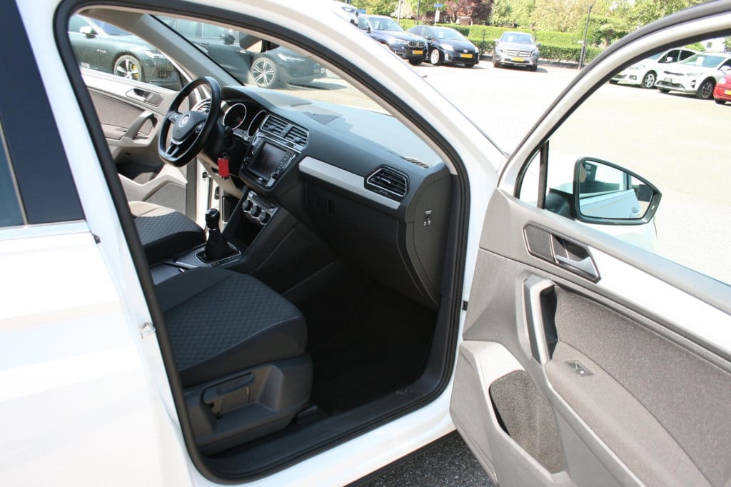 Volkswagen Tiguan 1.4 tsi r-line / connected series