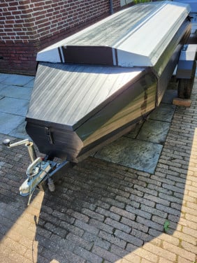 Surfkar, windsurfboards en zeilen