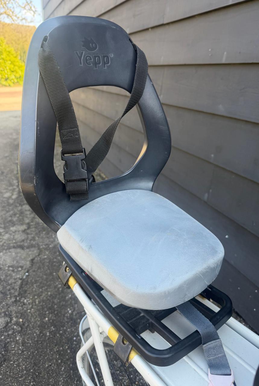 Fietsstoeltje Yepp achterzitje met voetsteunen