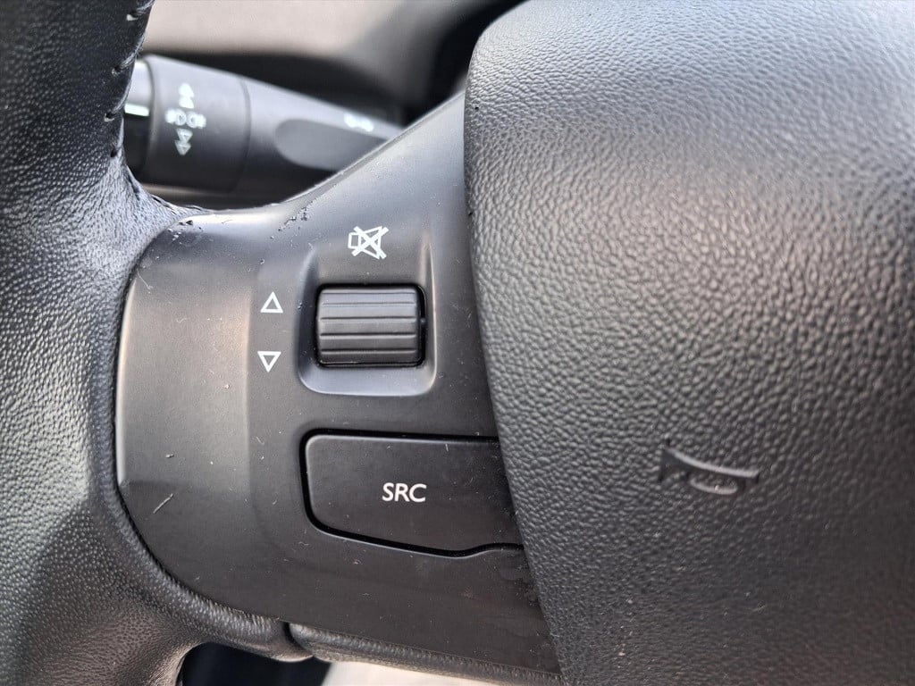 Peugeot 208 urban soul 1.2 pt-82pk 5d trekhaak | navigatie | airco | cruise
