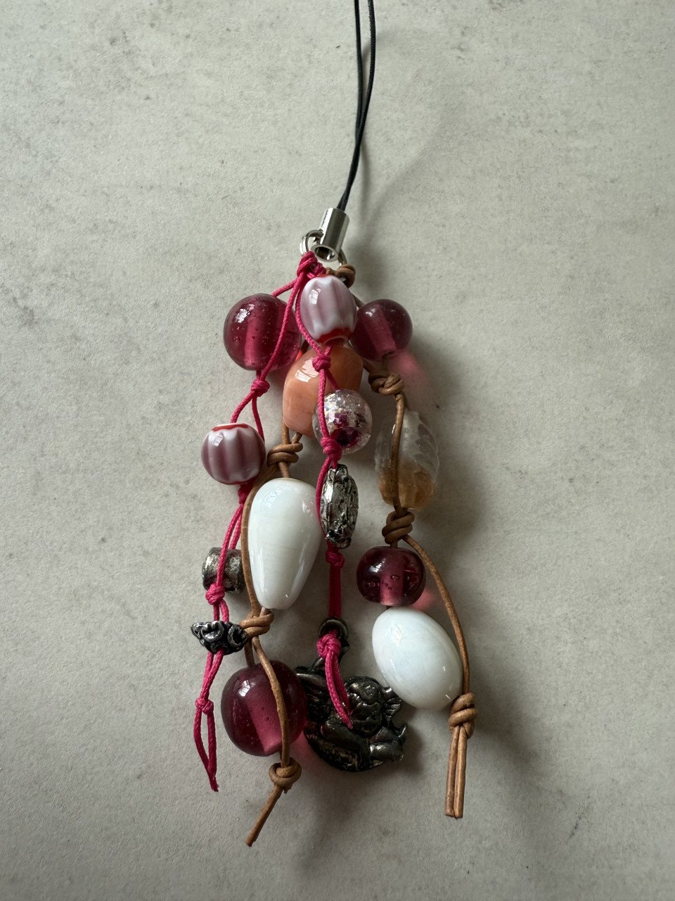 Zelfgemaakte Mooie Trendy Sleutelhangers en armbandjes.