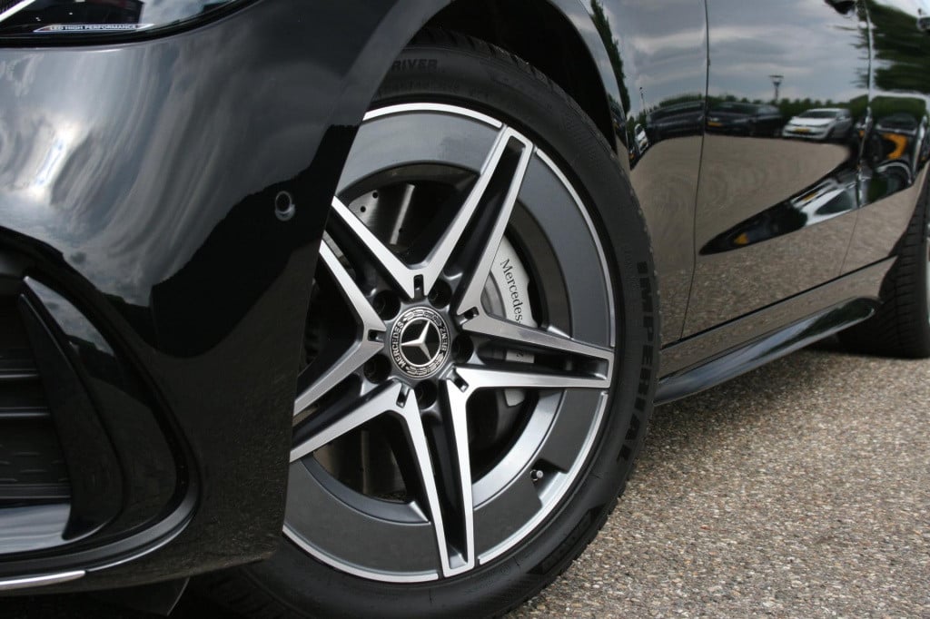 Mercedes-Benz C-Klasse 200 amg line