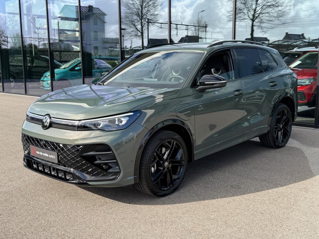 Volkswagen Tiguan 1.5 ehybrid r-line | black line | 360 camera | trekhaak |