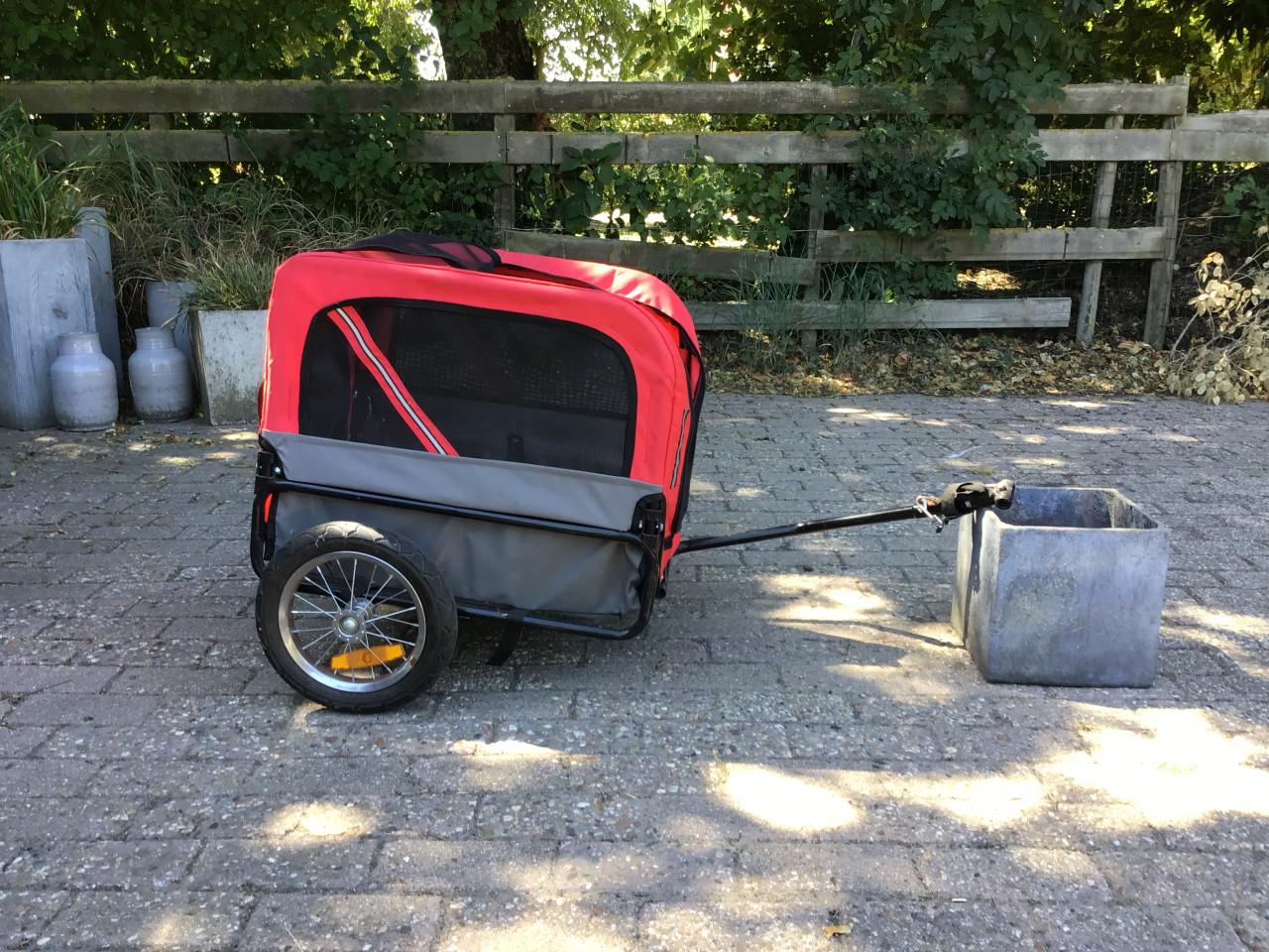 Hondenfietskar