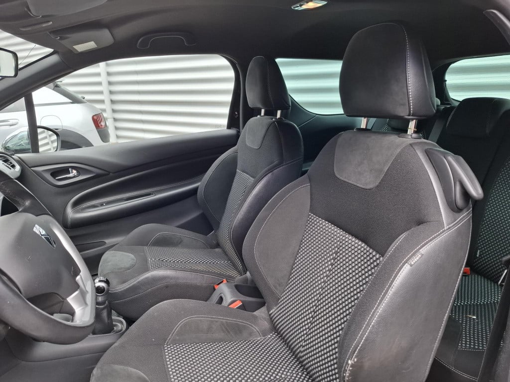 Citroen DS3 1.4 vti 95 chic airco/lmv/trekhaak