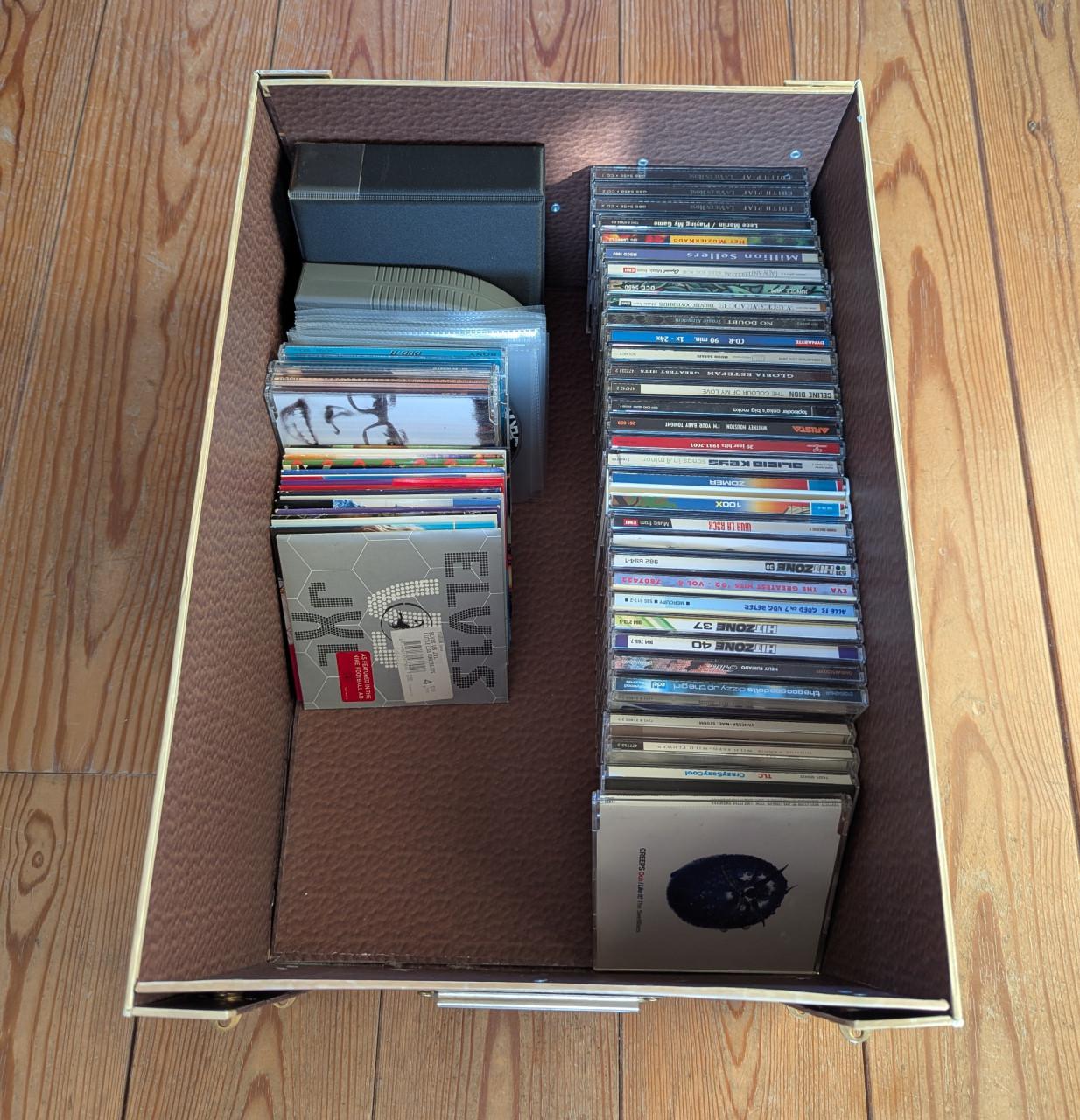 Doos vol met diverse cd's