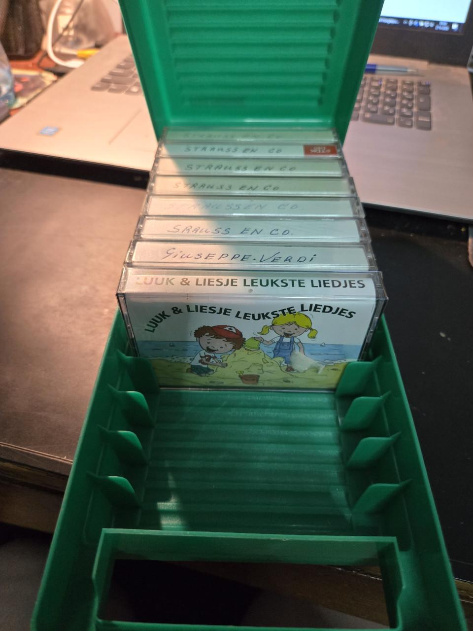 Handige Jaren zeventig muziekcassette koffer