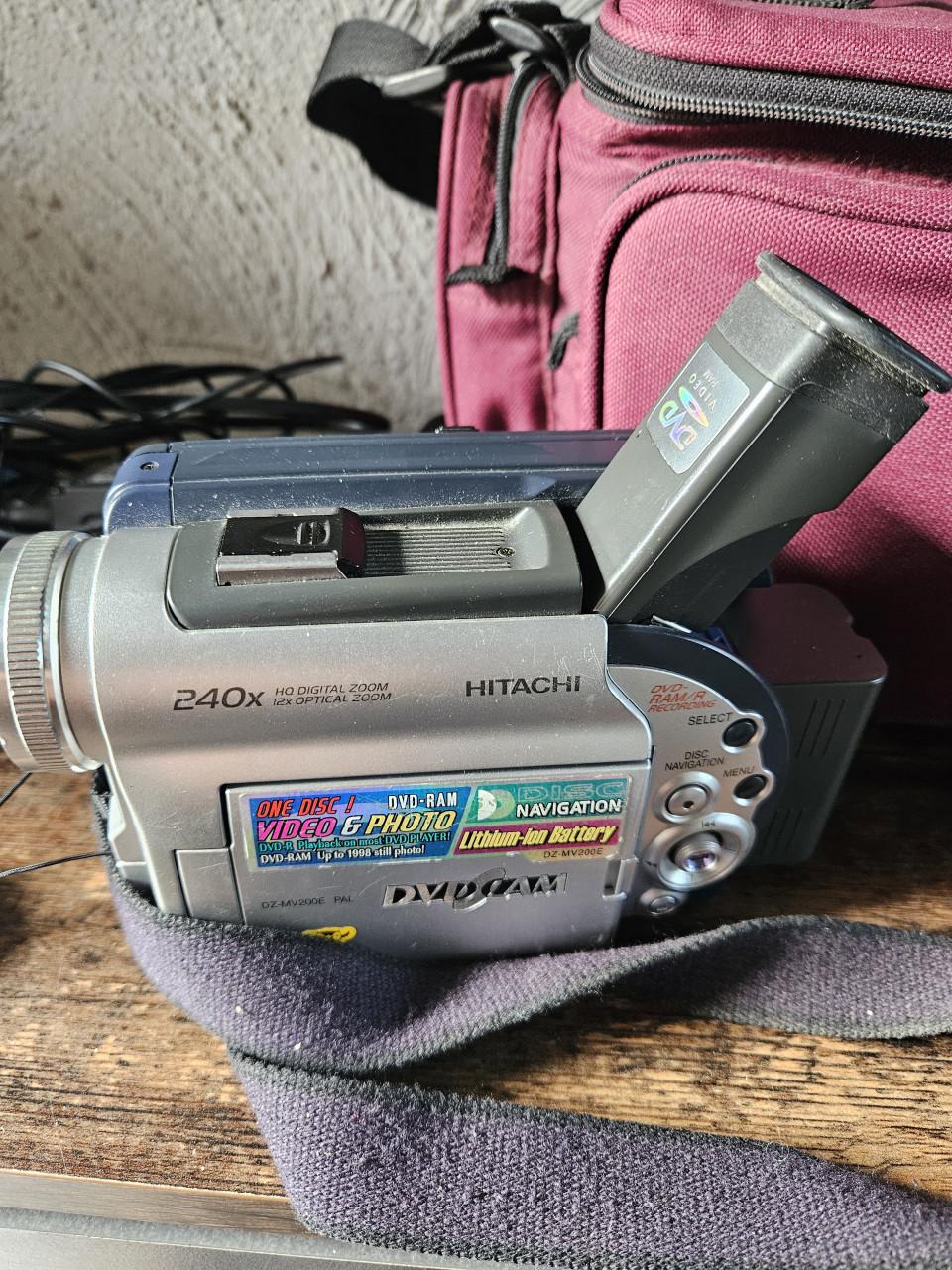 Hitachi DZ-MV200E DVD Camcorder met accessoires