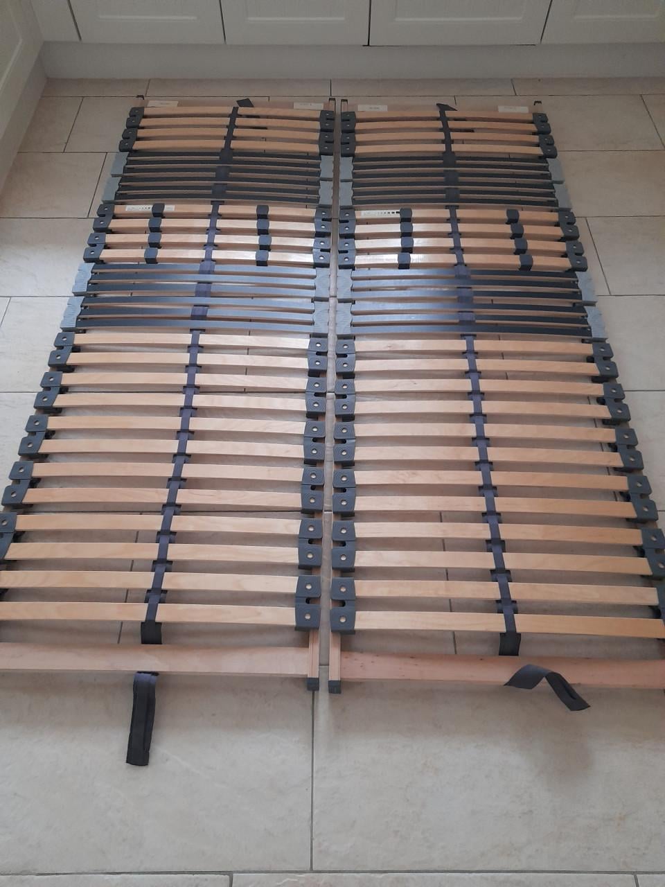 2 stevige Lattenbodems 70 x 200 (z.g.a.n.)
