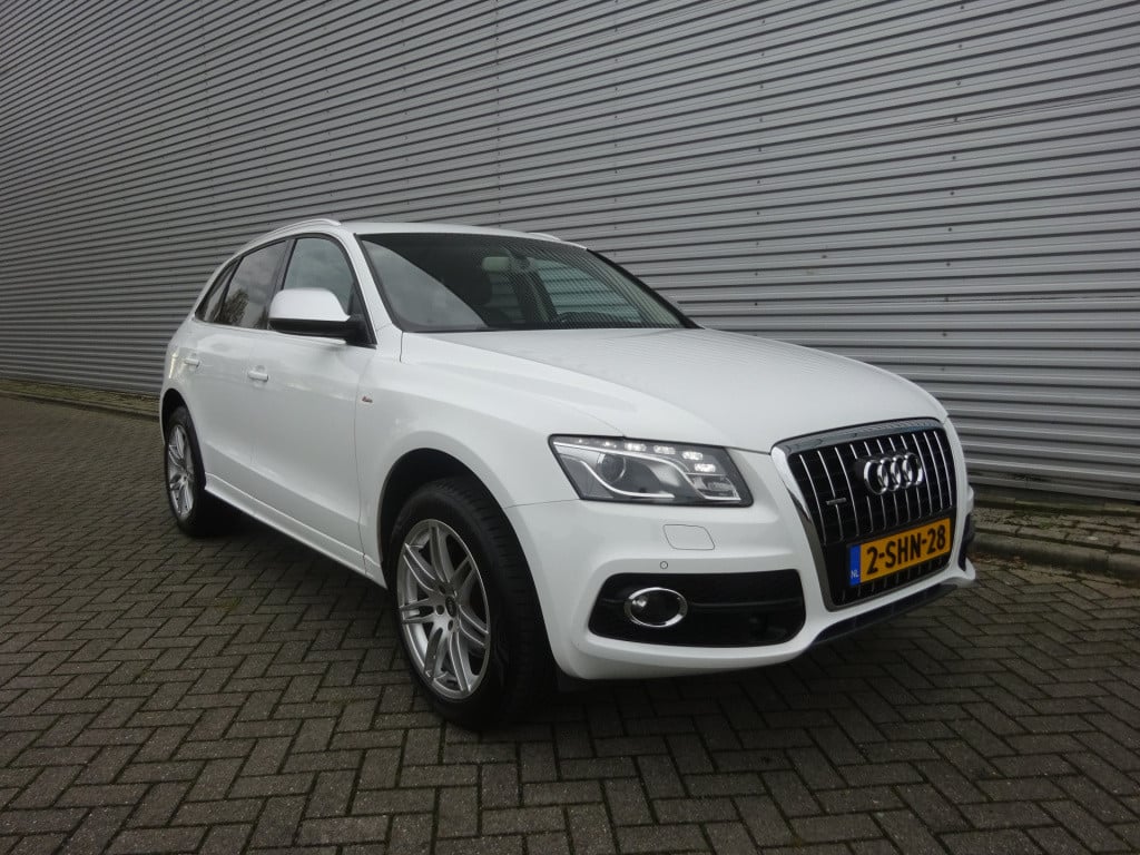 Audi Q5 3.2 fsi quattro pro line s panoramadak / navi / xenon / cruise / 19