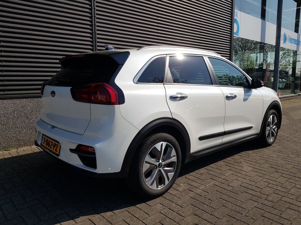 Kia E-niro executiveline 64 kwh soh 100 procent!