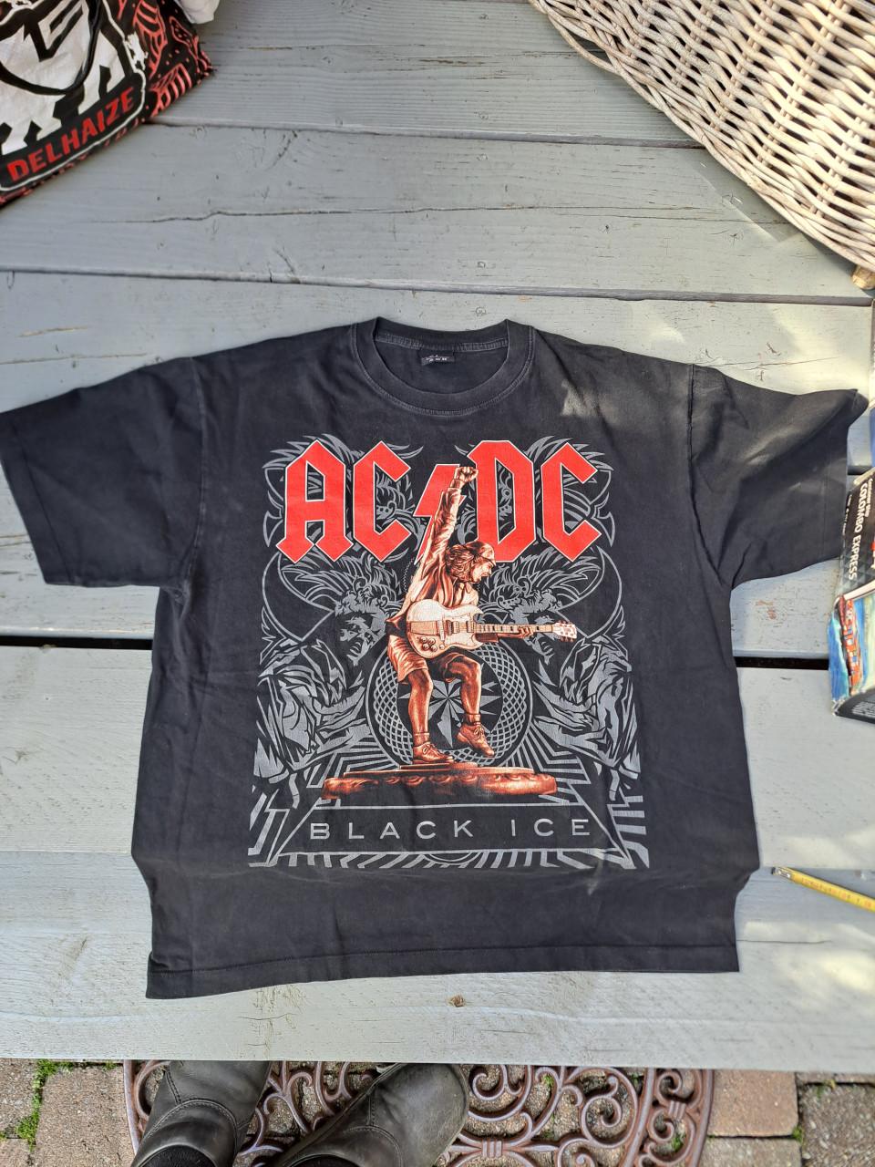 AC/DC   , Iron Maiden   T-shirt