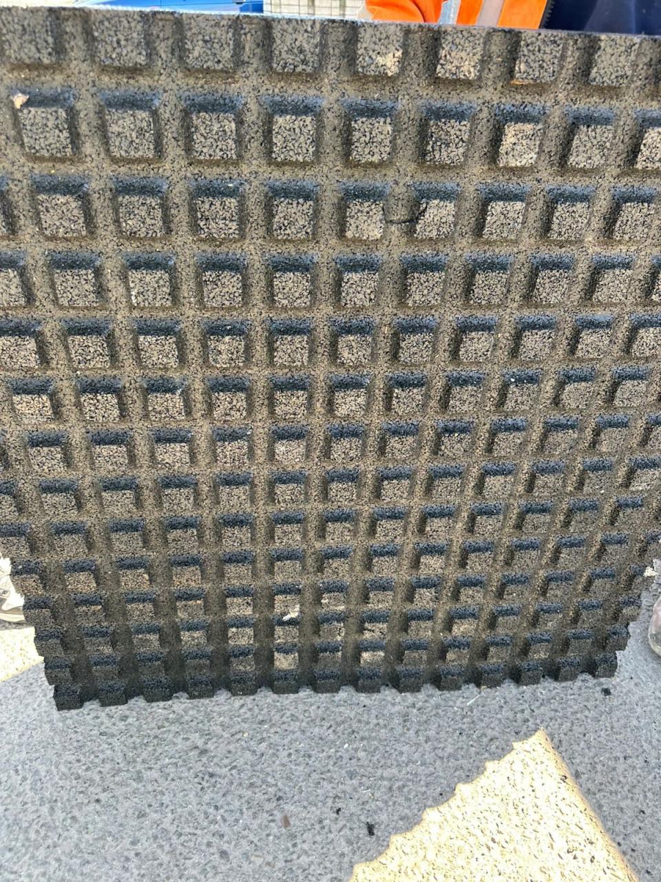 Rubber granuflex tegels 100 x 100 x 4 cm