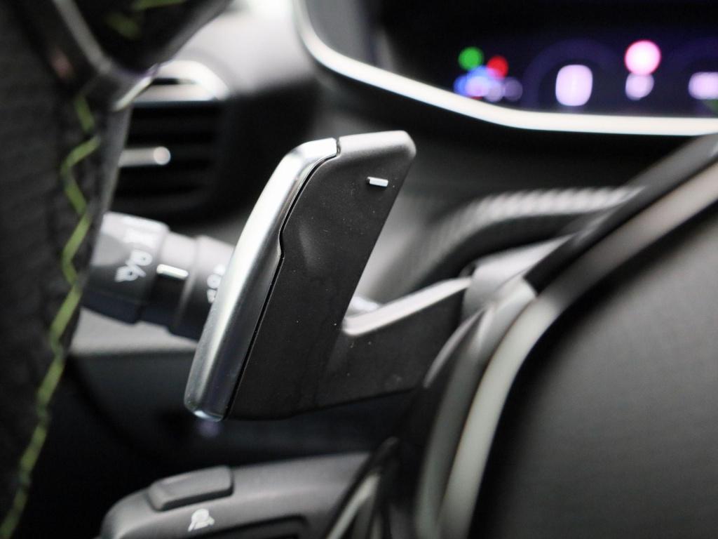 Peugeot 2008 1.2 puretech 130 gt | automaat | virtual cockpit | navigatie |