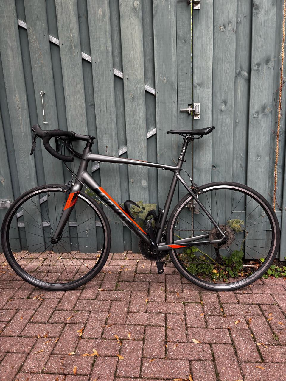 Giant Contend racefiets – grijs/oranje