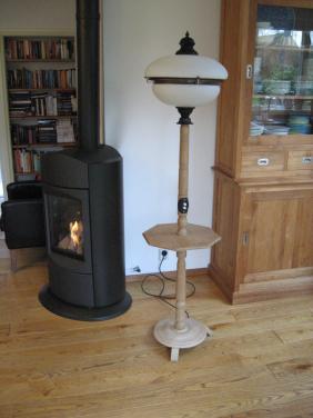 """"MOOIE STAANDE LAMP MET LEESTAFEL""