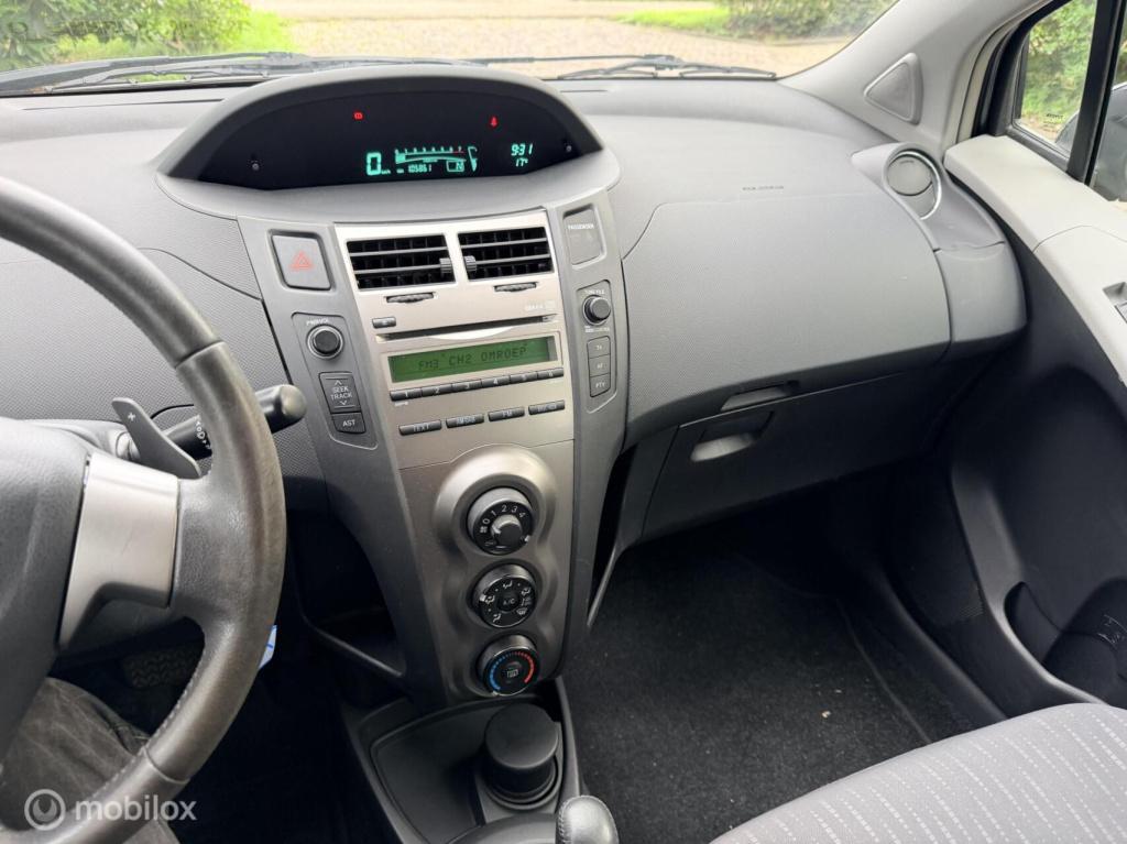 Toyota Yaris 1.3 vvti aspiration | automaat | hoge zit | airco