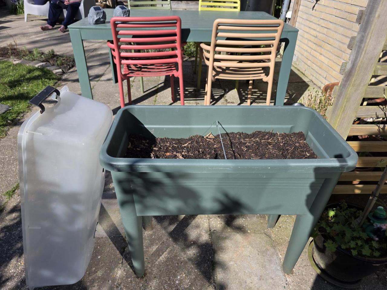 Kweektafel Elho met deksel en gratis kasje