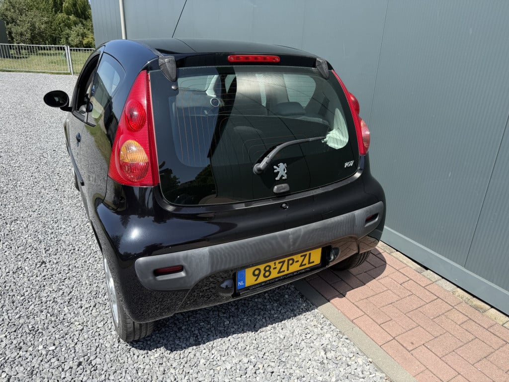 Peugeot 107 1.0-12v xs airco 3-drs