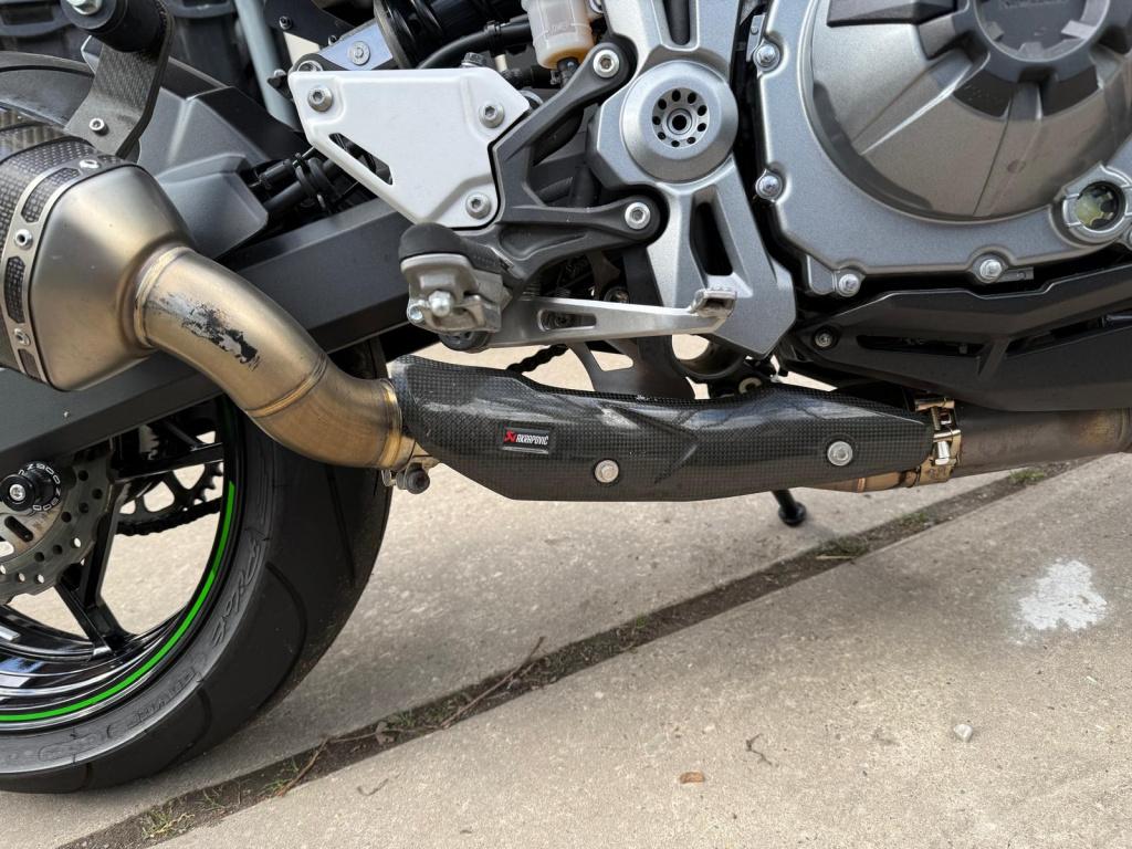 Kawasaki Z900 | quickshifter | akrapovič