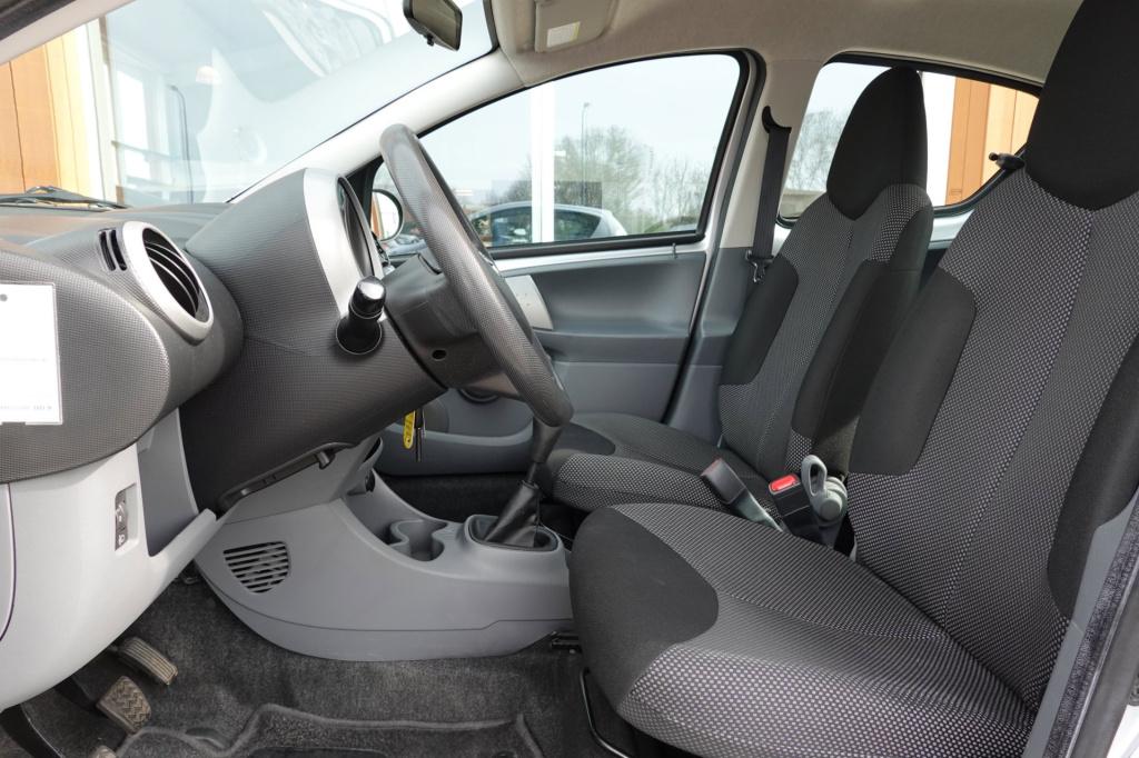 Toyota Aygo 1.0-12v comfort navigator