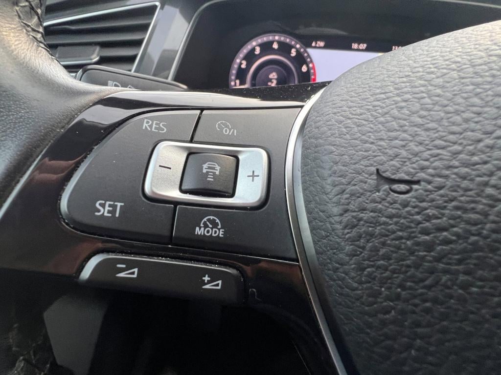 Volkswagen Tiguan 2.0 tsi 4motion r-line highline, virtual cockpit, trekhaa