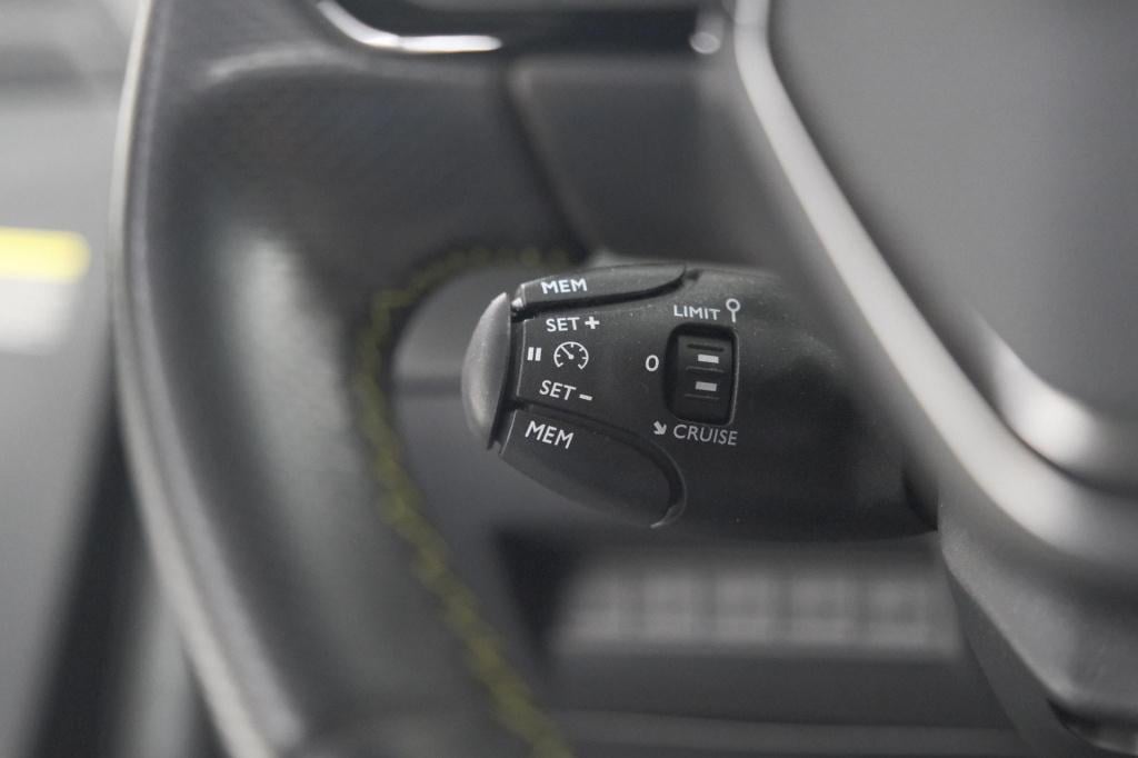Peugeot 2008 puretech 130 eat8 gt | 360 camera | dodehoekdetectie | apple c