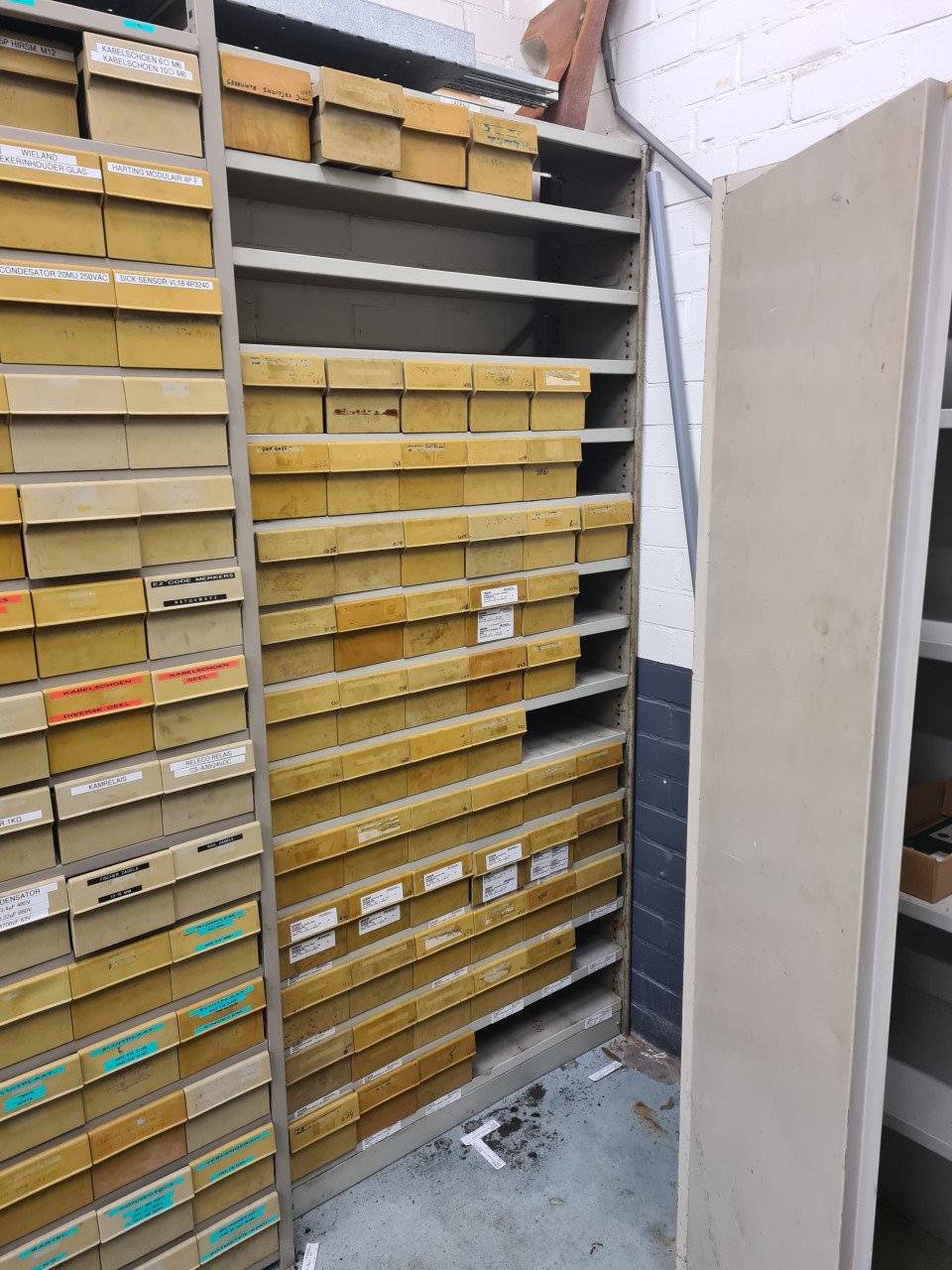 Archiefkast werkplaatskast metalen kast ahrend