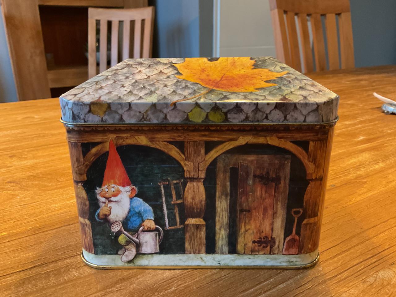 55 kabouters Rien Poortvliet en koekjes blik huisje