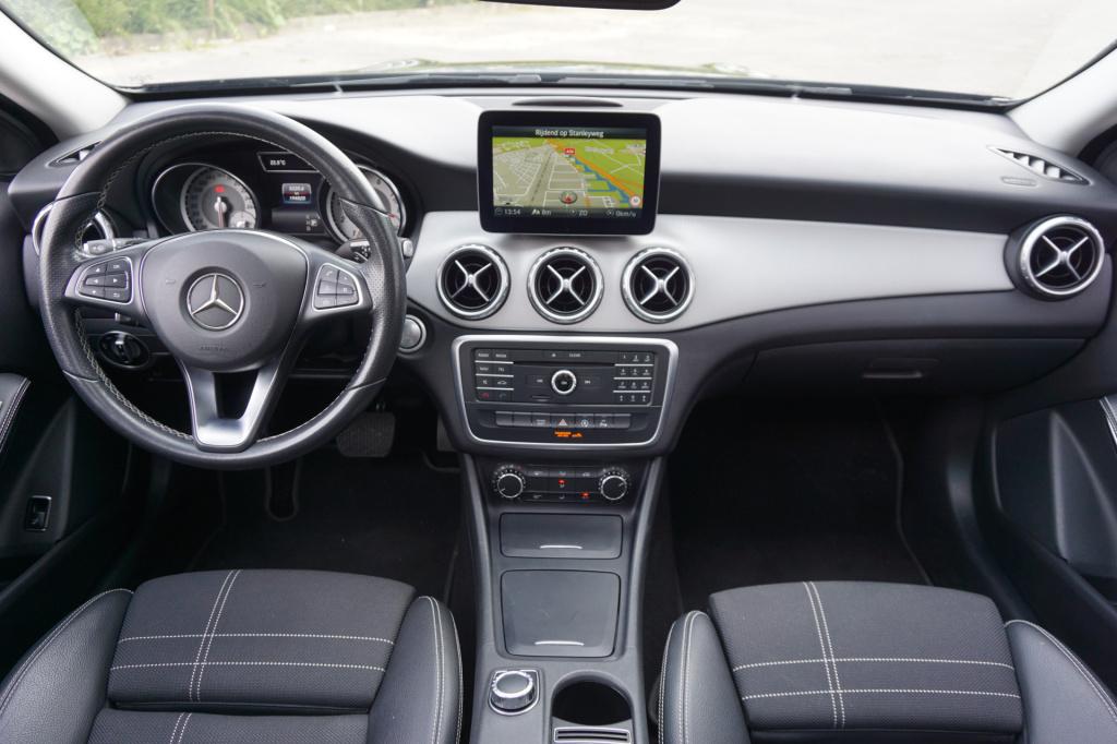 Mercedes-Benz Gla-klasse 180 ambition airco / navi / cruise / pano / parkee