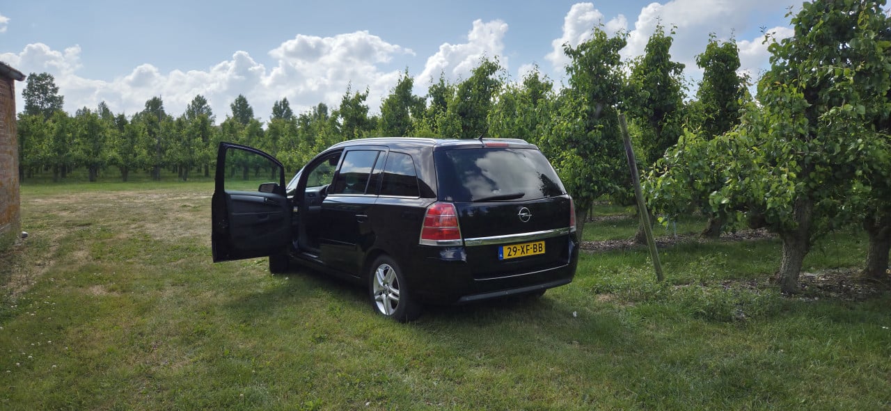 Opel Zafira 2007 2.2 Direct
