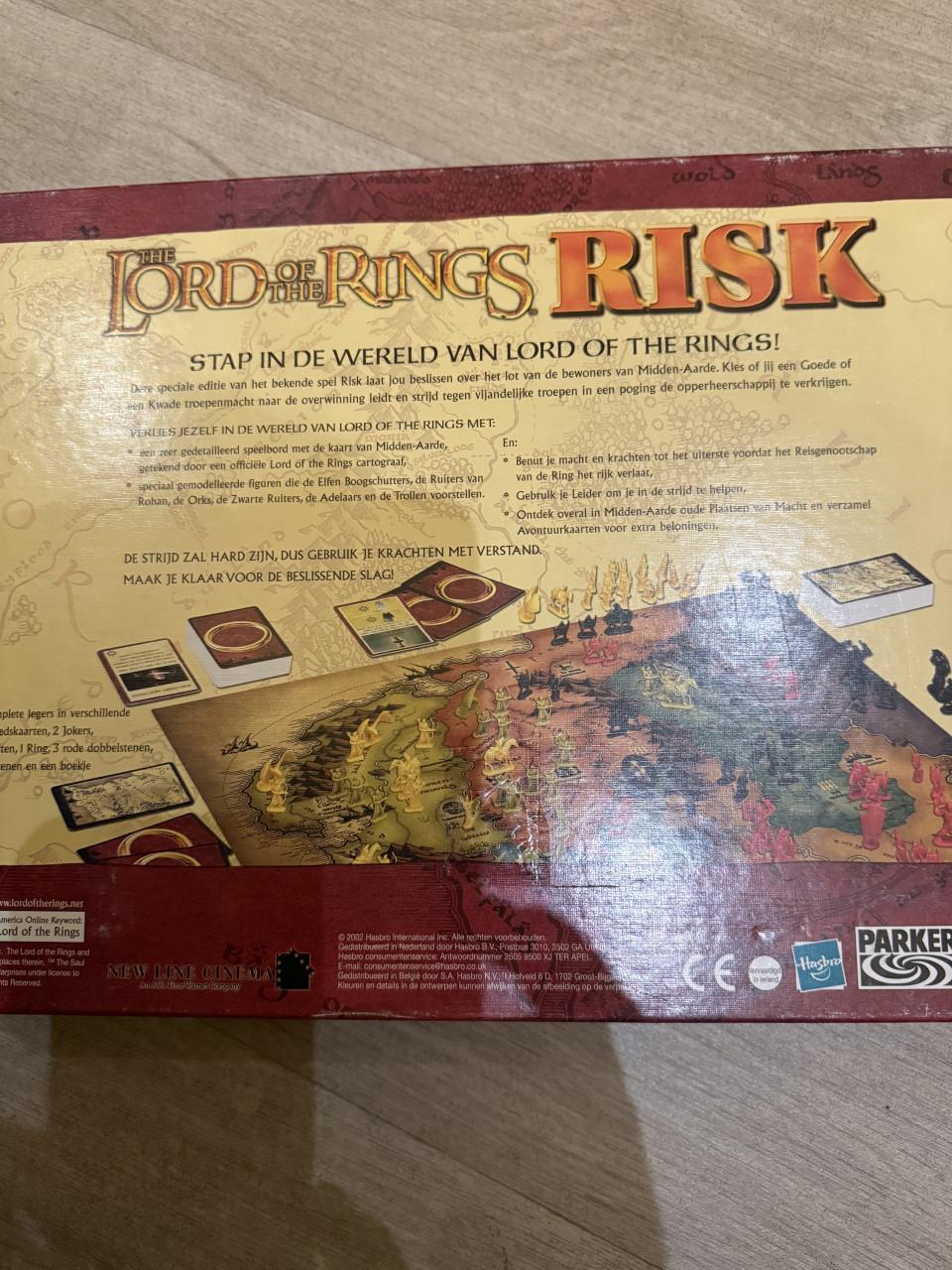 RISK Lord of the rings De strijd om de macht over Midden-Aarde  2-4 spelers