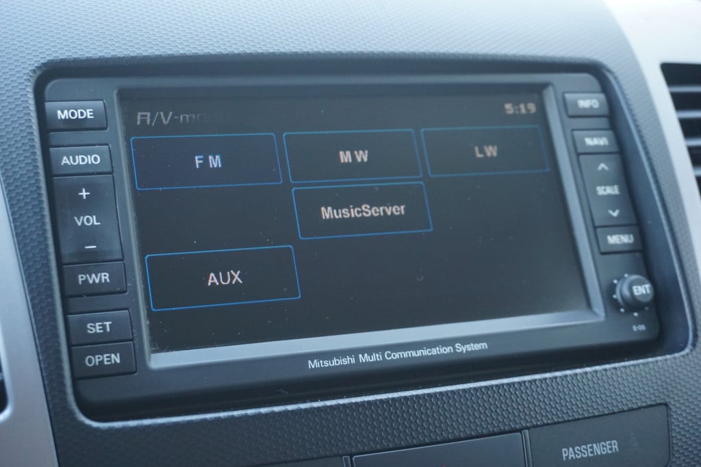 Mitsubishi Outlander 2.0 intro edition airco / navi / cruise / camera / lm 