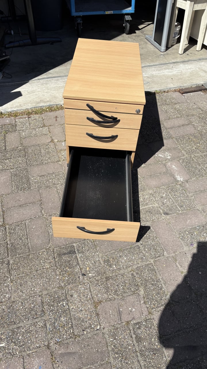 Ladeblok met pennenbak