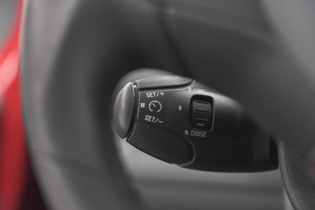Peugeot 2008 puretech 110 eat6 active | camera | apple carplay | parkeersen