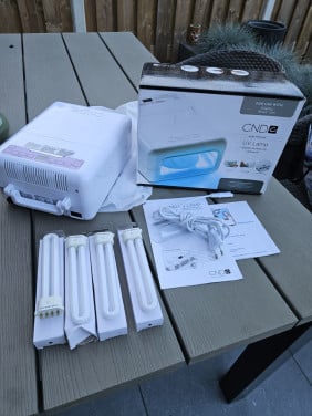 Goed werkende CND UV LAMP voor SHELLAC en BRISA (Lite) gellak....