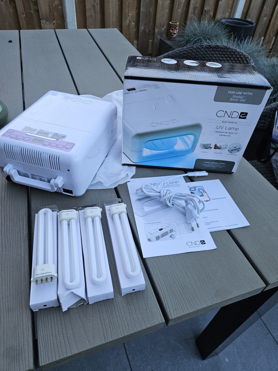 Goed werkende CND UV LAMP voor SHELLAC en BRISA (Lite) gellak....