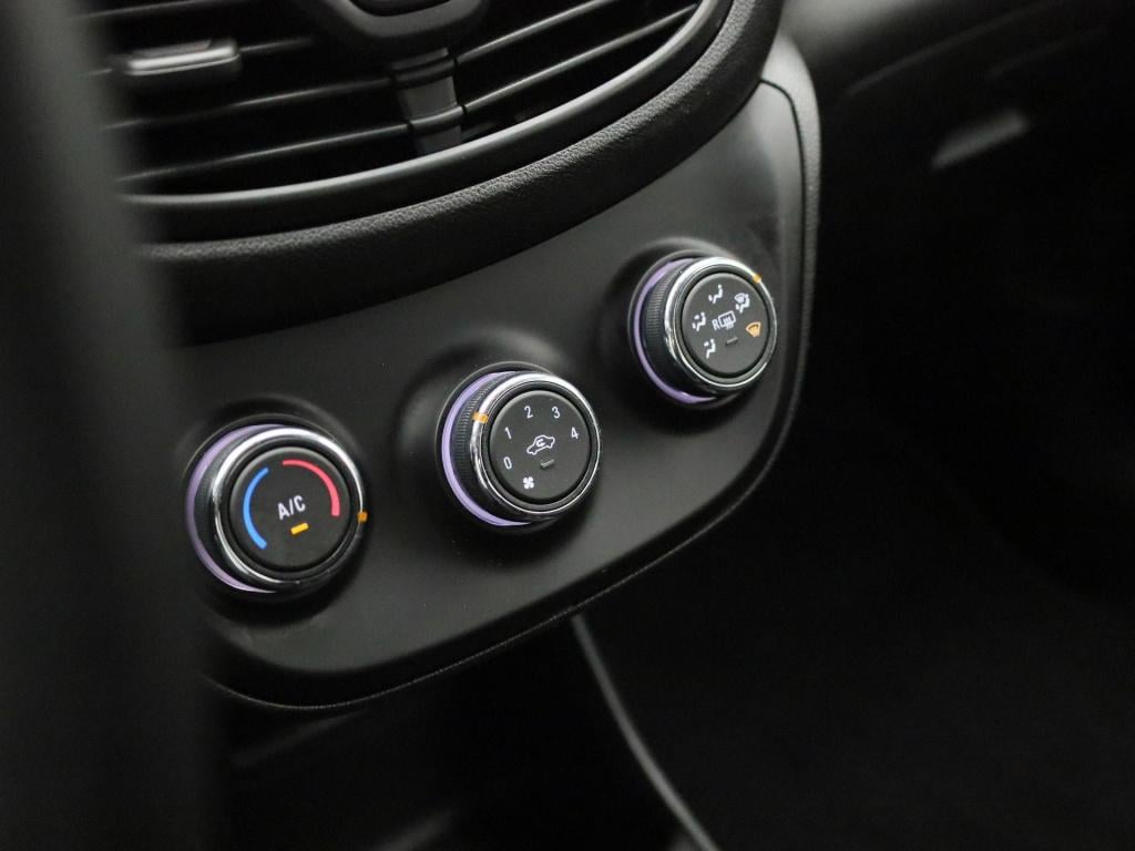 Opel Karl 1.0 ecoflex 120 jaar edition | parkeer sensoren | lage km stand |