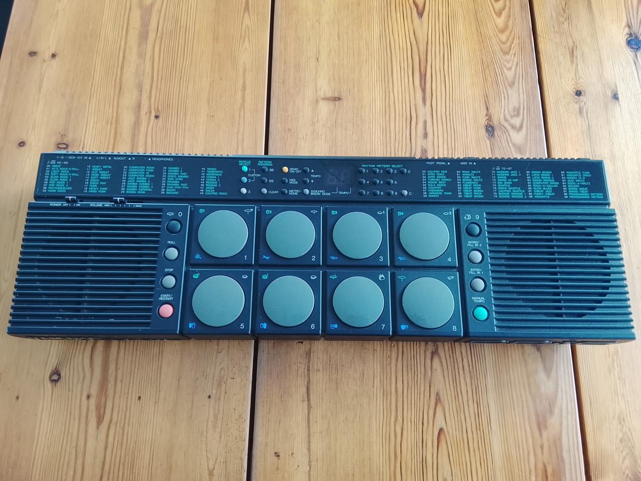 Yamaha DD-10 digitale drumcomputer.