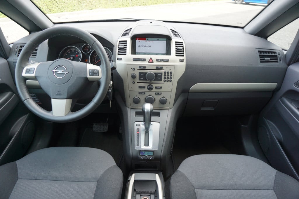 Opel Zafira 2.2 temptation - 7p. - automaat- climate / navi / cruise / park