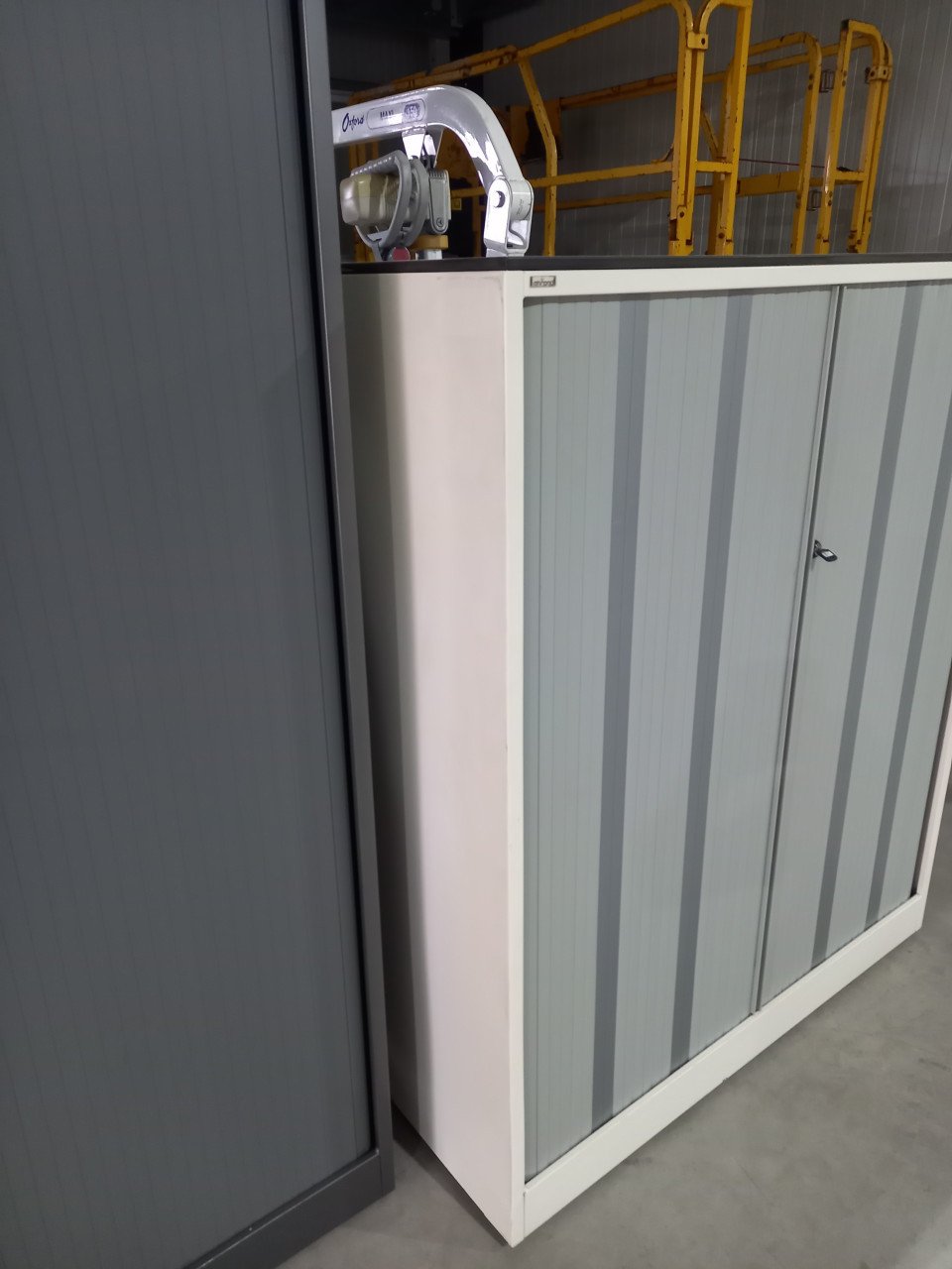 Ahrend roldeurkast archiefkast metalen kast