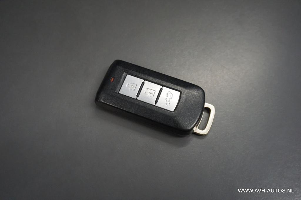 Mitsubishi Outlander 2.0 phev instyle+