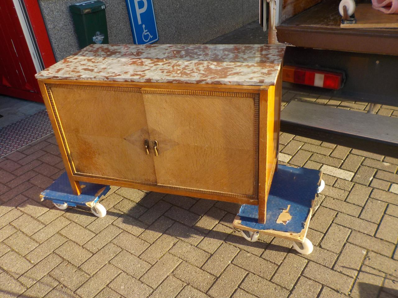 Jaren 30 'kast met marmeren blad in zeer goede staat