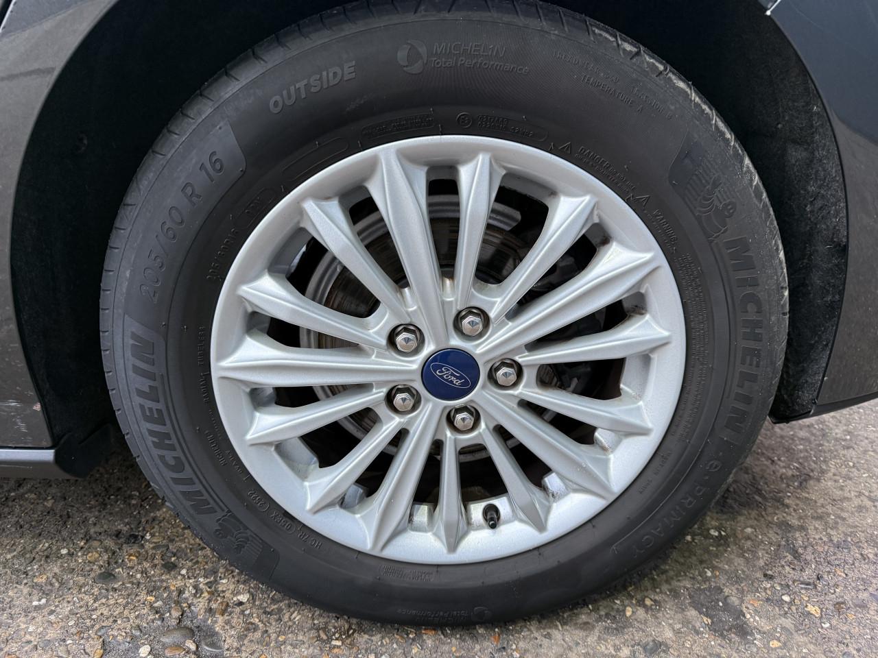 Ford Focus 1.0 Ecoboost ST line Business 2018