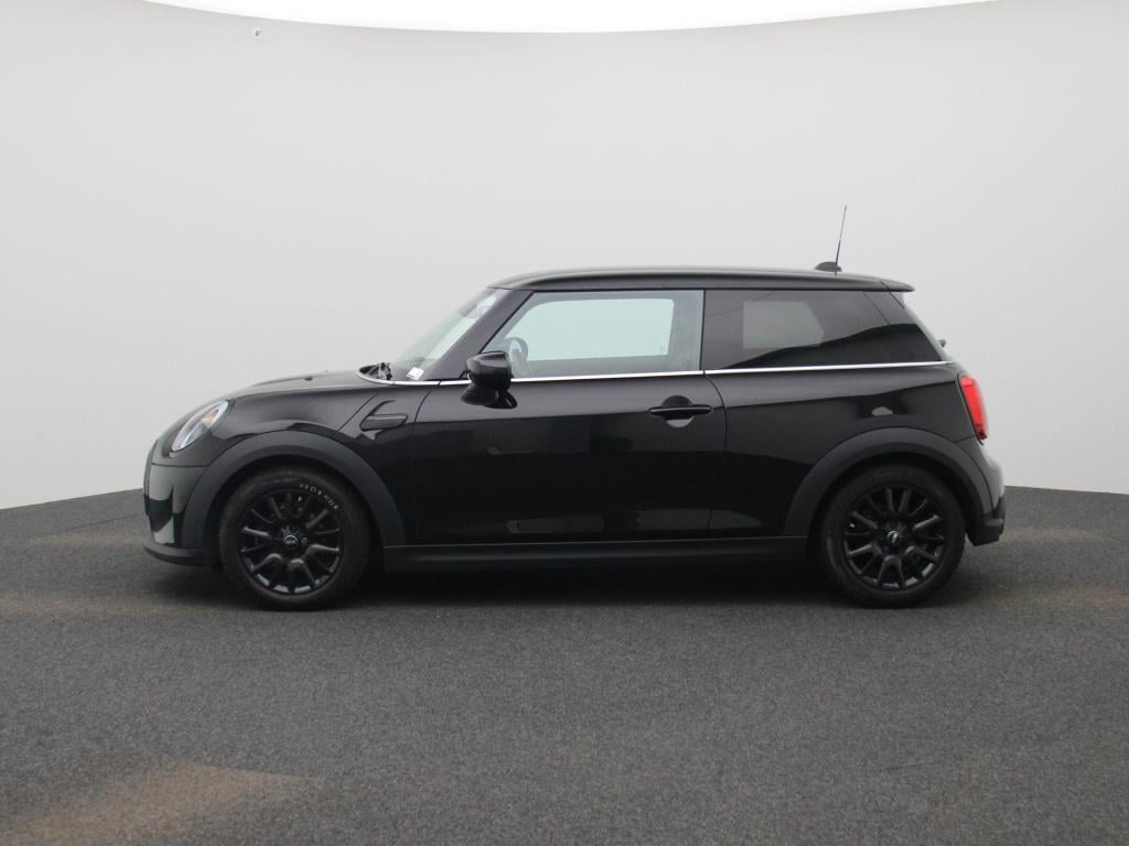 Mini Cooper mini 1.5 essential | navigatie | black pakket | parkeer sensore