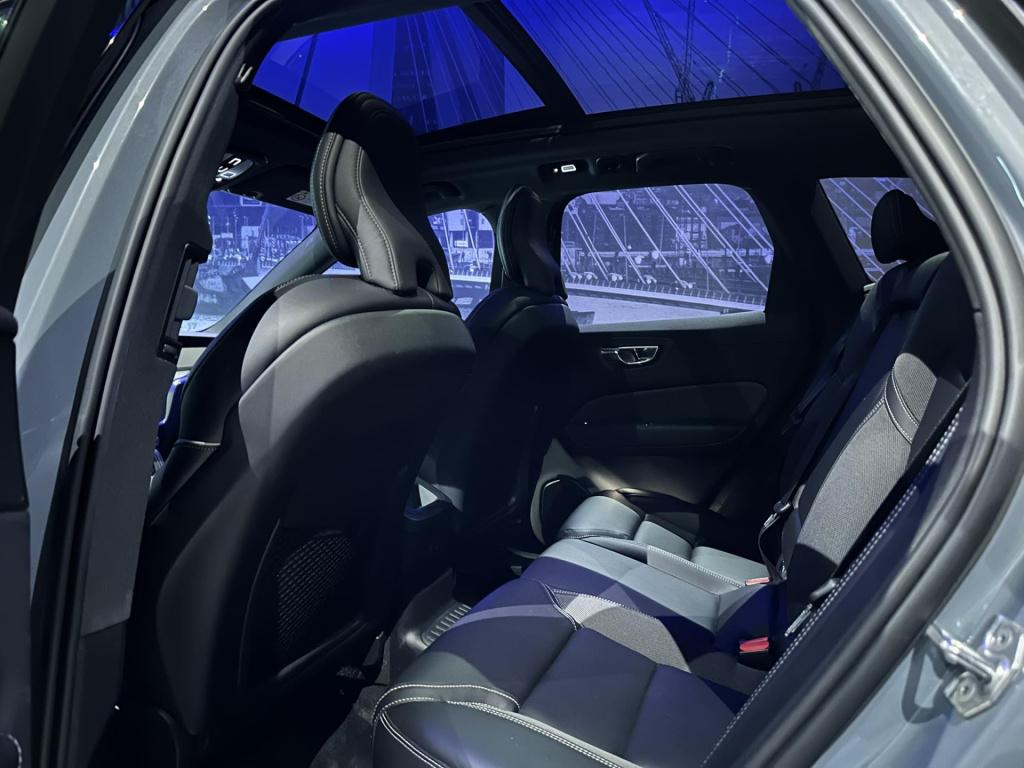 Volvo XC60 2.0 t6 plug-in hybrid awd inscription *pano*hud*memory*