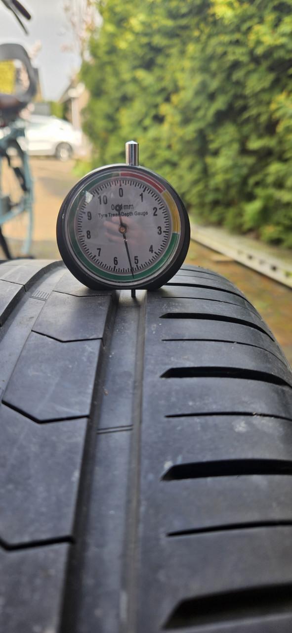 Zomerbanden vredestein R18/245/40