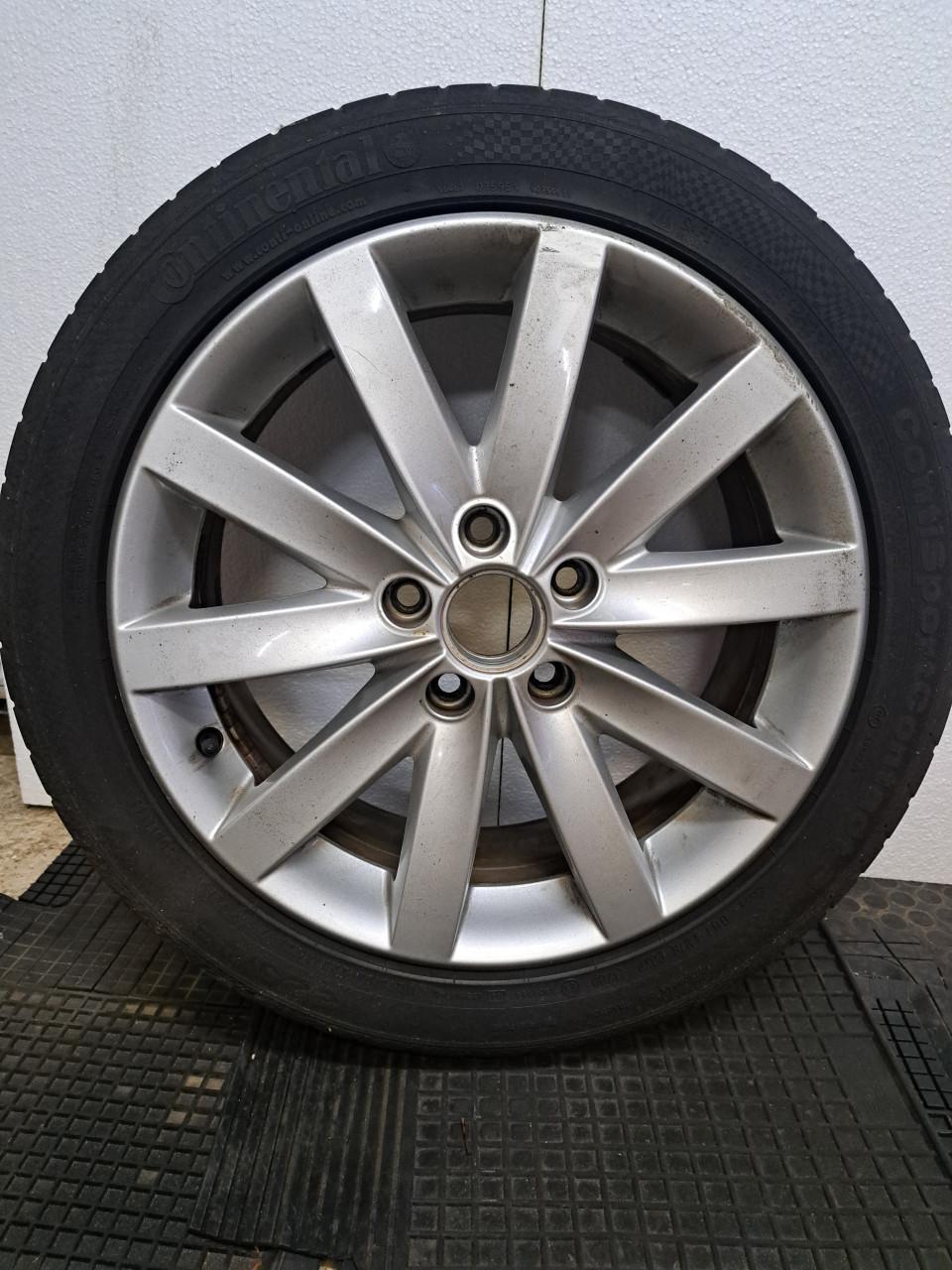 VW velgen 17 inch (4 met band, 1 in doos)